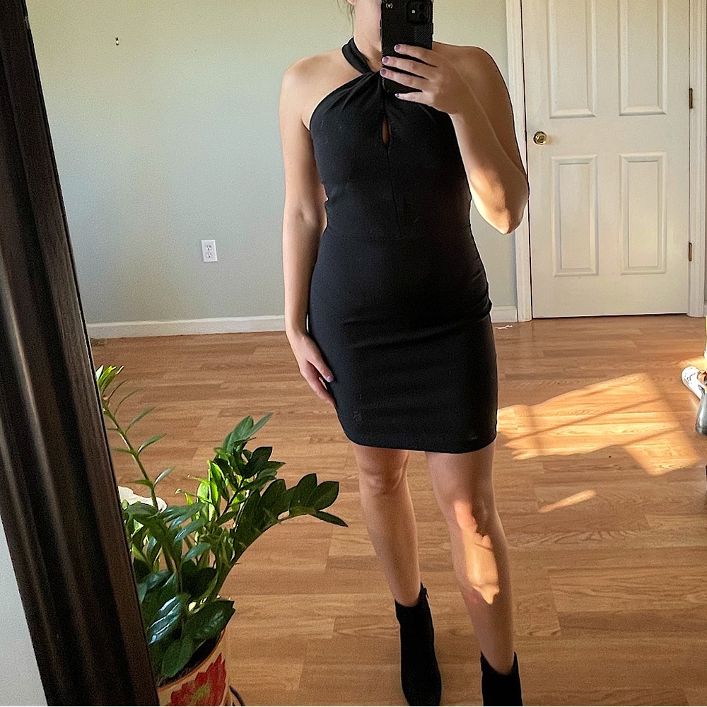 Black Twist Halter Dress - Picture 3 of 9